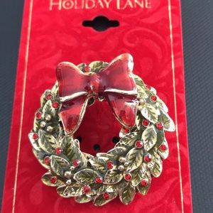 Holiday Lane Christmas Wreath brooch